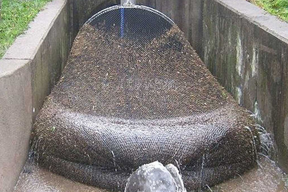 End-of-pipe removal net